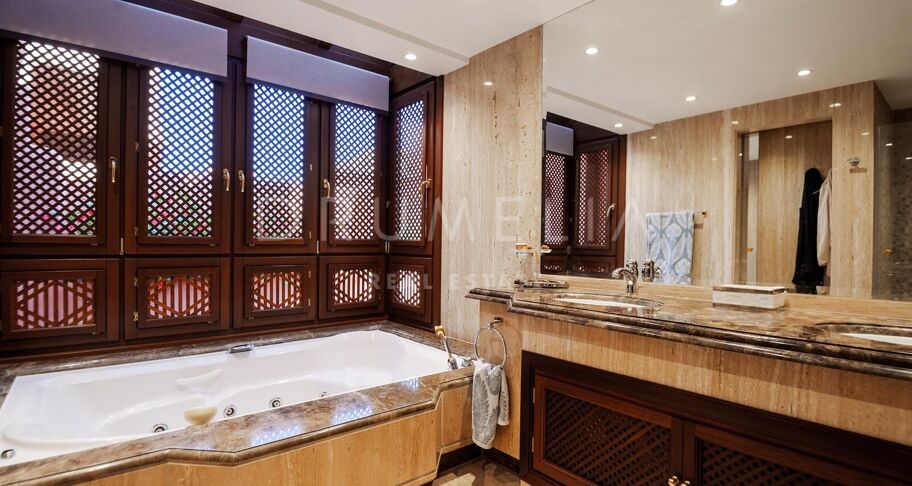 Duplexpenthouse aan het strand in Torre Bermeja, Estepona