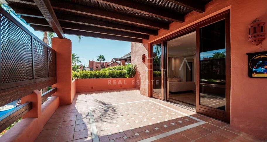 Duplexpenthouse aan het strand in Torre Bermeja, Estepona