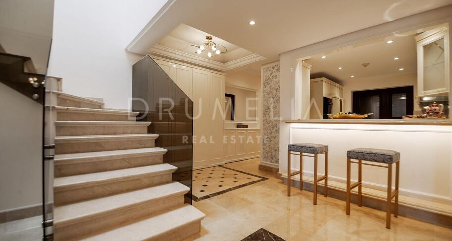 Duplexpenthouse aan het strand in Torre Bermeja, Estepona
