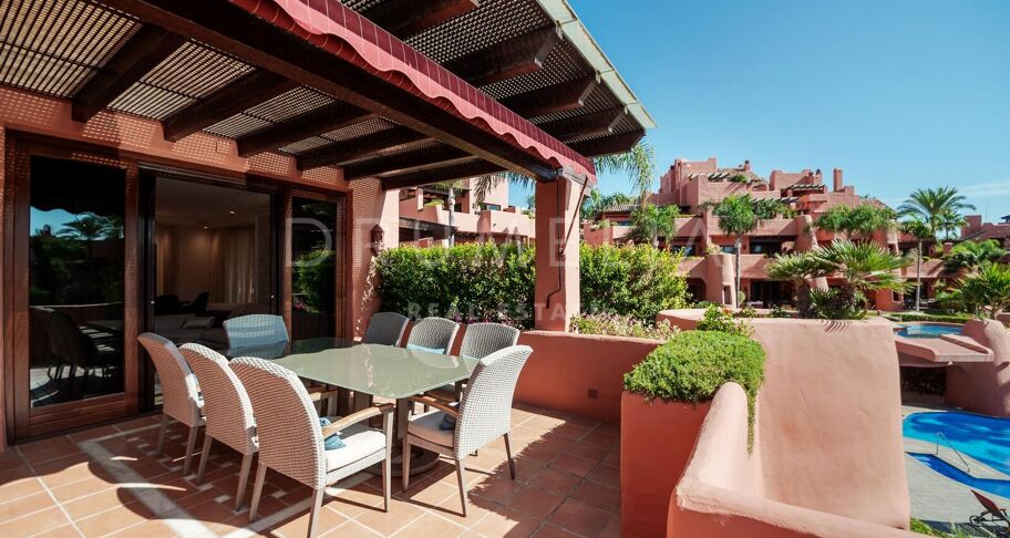 Duplexpenthouse aan het strand in Torre Bermeja, Estepona