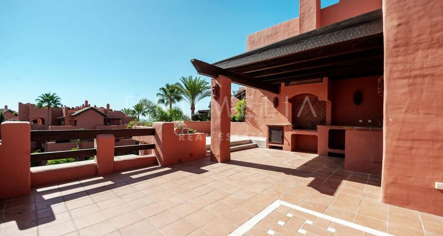 Duplexpenthouse aan het strand in Torre Bermeja, Estepona