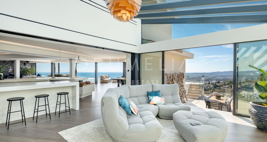 Exceptional Hillside Villa with Panoramic Sea Views in Benalmádena
