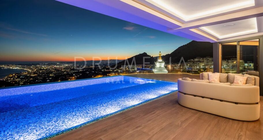 Exceptional Hillside Villa with Panoramic Sea Views in Benalmádena