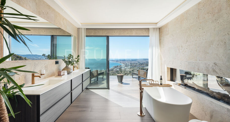 Exceptional Hillside Villa with Panoramic Sea Views in Benalmádena