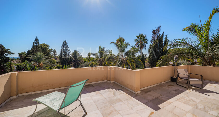 Andalusian Villa with Great Potential in Rodeo Alto, Nueva Andalucía