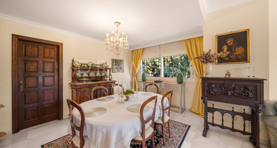 Andalusian Villa with Great Potential in Rodeo Alto, Nueva Andalucía