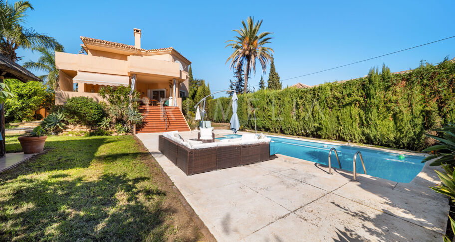 Andalusian Villa with Great Potential in Rodeo Alto, Nueva Andalucía