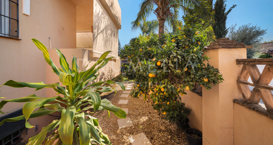 Andalusian Villa with Great Potential in Rodeo Alto, Nueva Andalucía