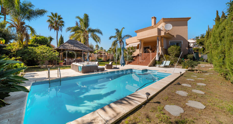 Andalusian Villa with Great Potential in Rodeo Alto, Nueva Andalucía