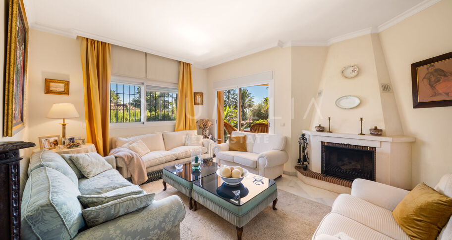 Andalusian Villa with Great Potential in Rodeo Alto, Nueva Andalucía