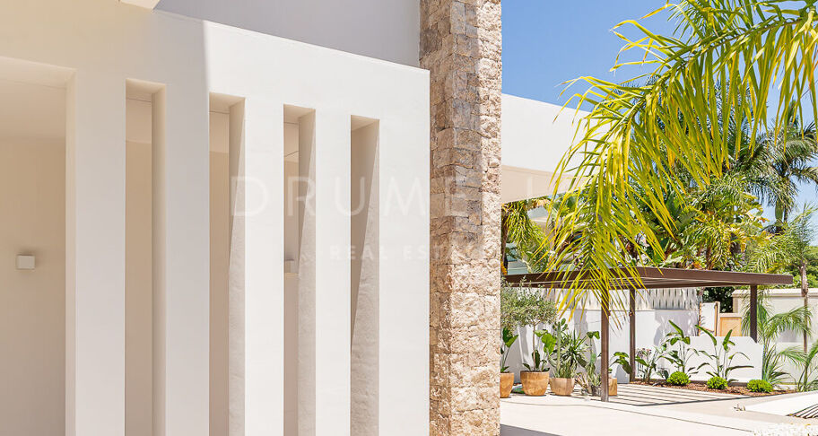 Brandneue, moderne Villa nahe dem Strand in San Pedro de Alcántara