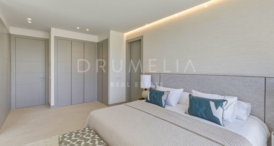 Brandneue, moderne Villa nahe dem Strand in San Pedro de Alcántara