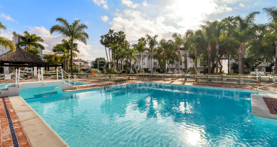 Elegantes Apartment in der prestigeträchtigen Marina de Puente Romano an der Goldenen Meile von Marbella