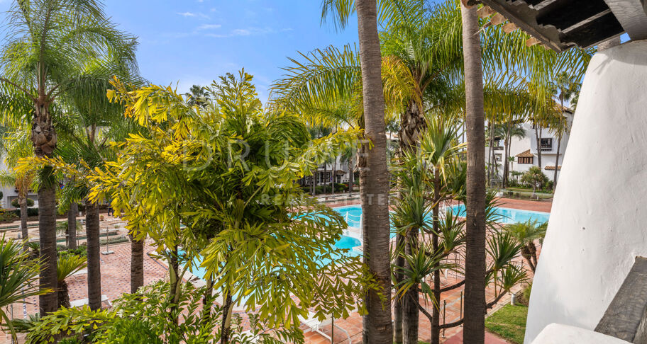 Elegantes Apartment in der prestigeträchtigen Marina de Puente Romano an der Goldenen Meile von Marbella