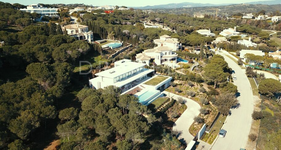 Exclusivo y Lujoso Proyecto de Villa Turnkey en Sotogrande