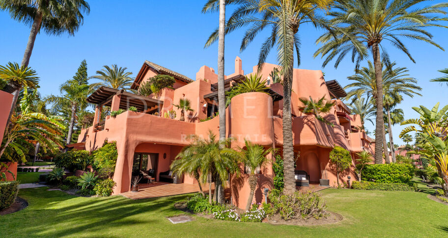 Niezwykły Triplex przy plaży w Torre Bermeja, Estepona