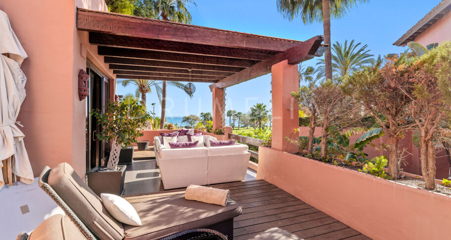 Niezwykły Triplex przy plaży w Torre Bermeja, Estepona