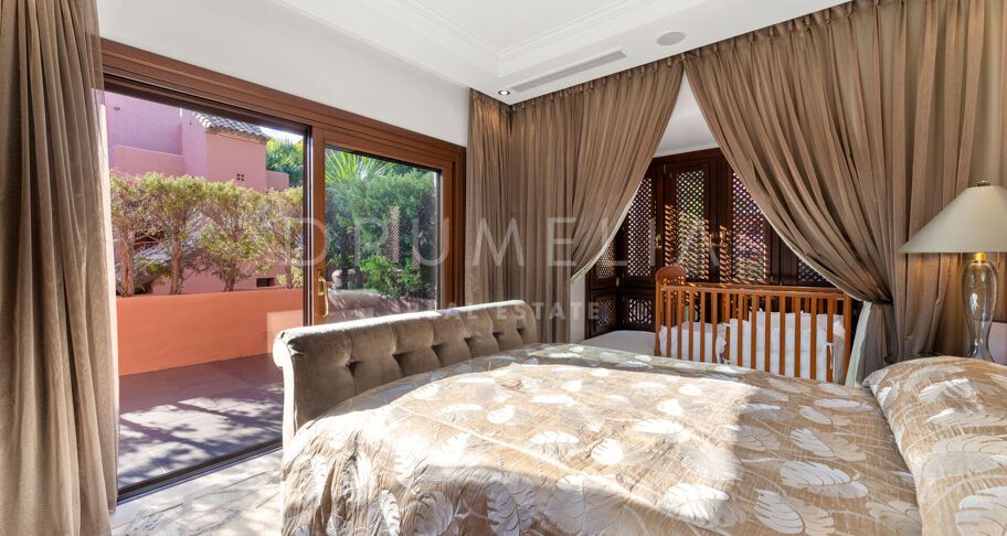 Niezwykły Triplex przy plaży w Torre Bermeja, Estepona
