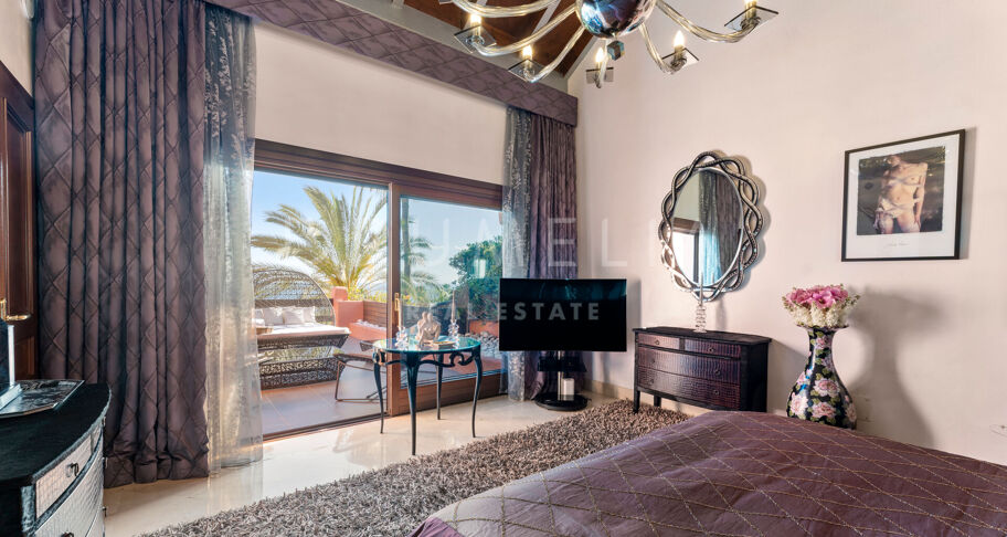 Niezwykły Triplex przy plaży w Torre Bermeja, Estepona