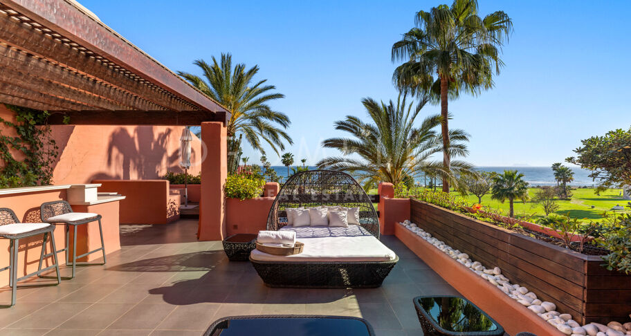 Niezwykły Triplex przy plaży w Torre Bermeja, Estepona