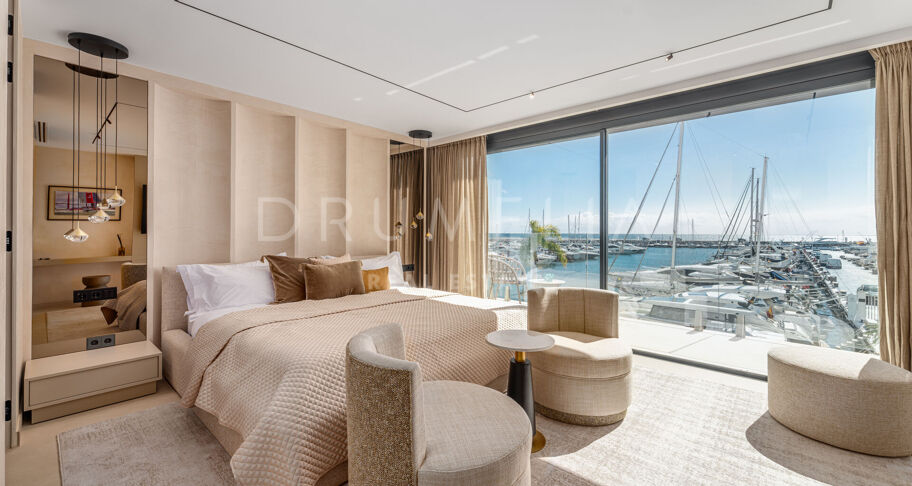 Luxury Frontline Apartment in Puerto Banús with Breathtaking Marina Views
