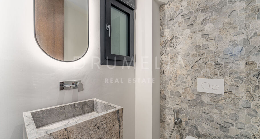 Luxury Frontline Apartment in Puerto Banús with Breathtaking Marina Views