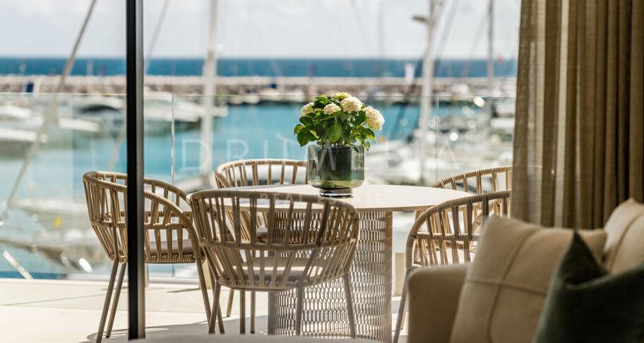 Luxury Frontline Apartment in Puerto Banús with Breathtaking Marina Views