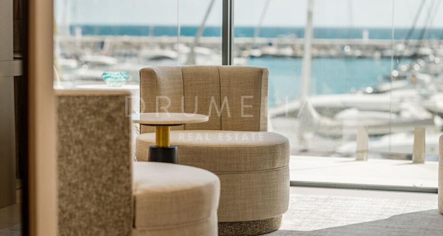 Luxury Frontline Apartment in Puerto Banús with Breathtaking Marina Views