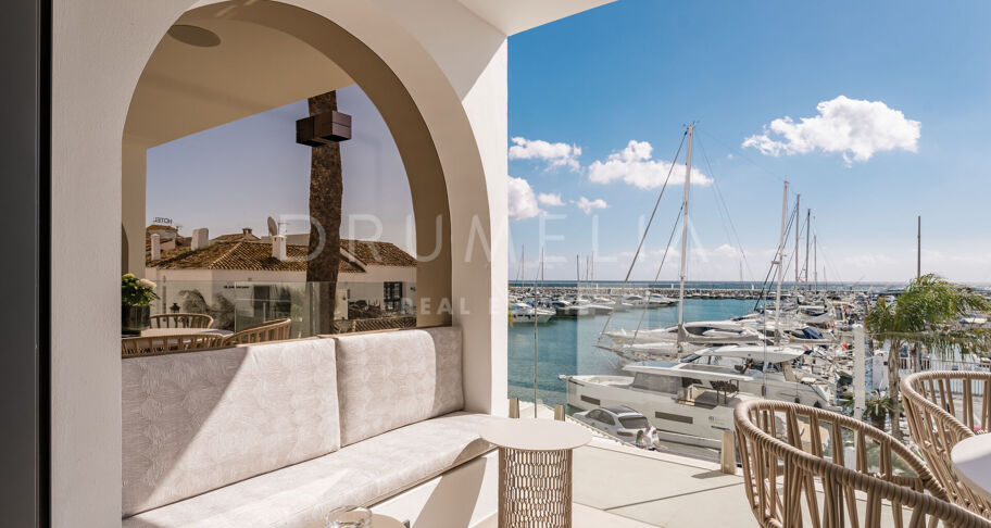 Luxury Frontline Apartment in Puerto Banús with Breathtaking Marina Views