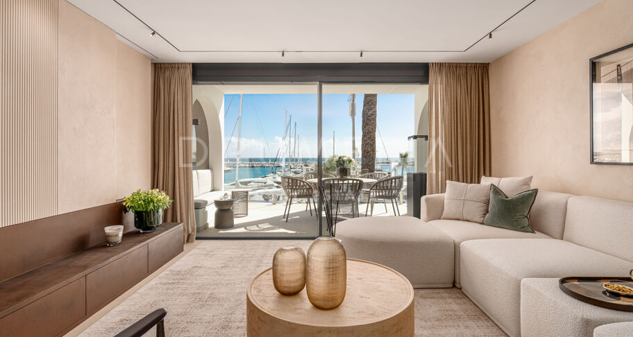 Luxury Frontline Apartment in Puerto Banús with Breathtaking Marina Views