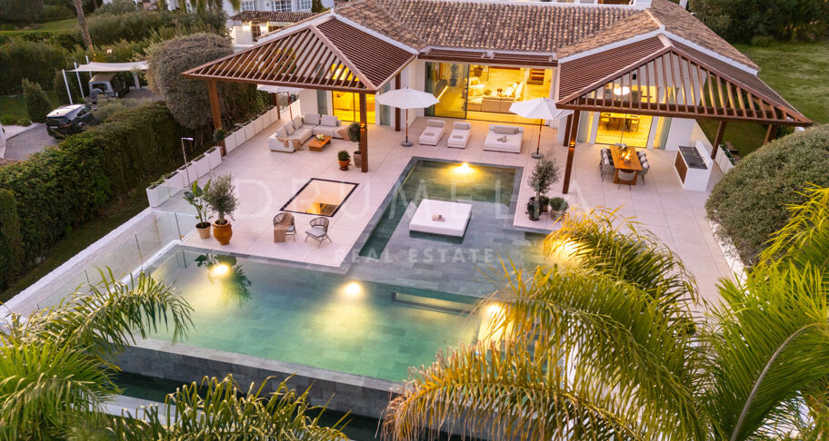 Luxurious Frontline Golf Villa with Breathtaking Views in La Cerquilla, Nueva Andalucía