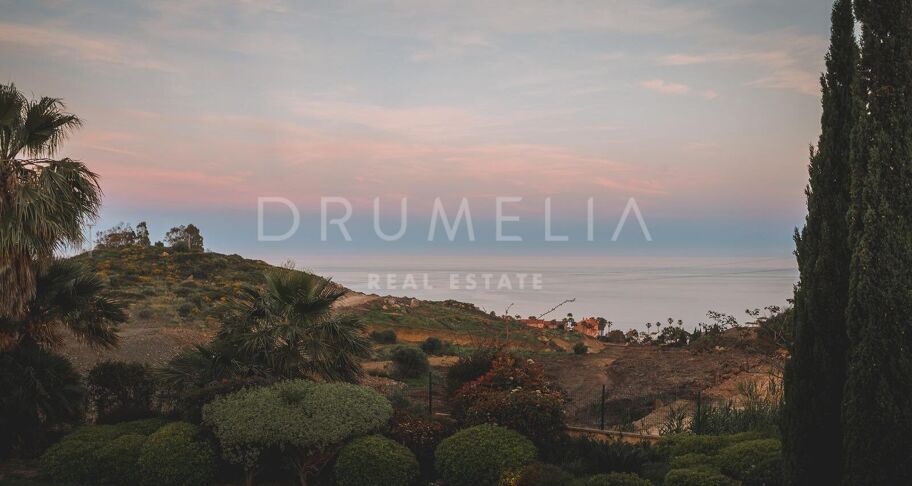 Exklusive Villa mit 7 Schlafzimmern und Meer- und Bergblick in Don Pedro, Estepona