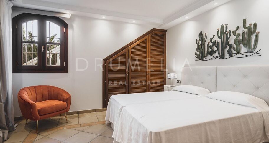 Exklusive Villa mit 7 Schlafzimmern und Meer- und Bergblick in Don Pedro, Estepona