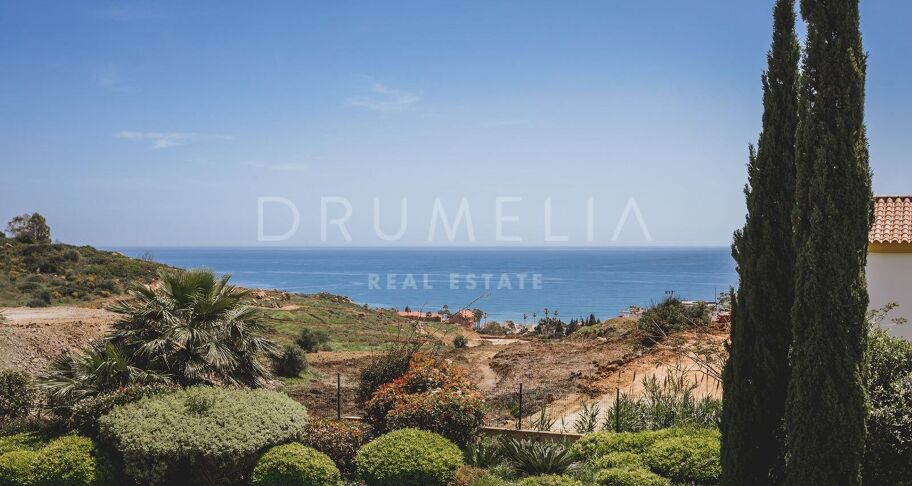 Exklusive Villa mit 7 Schlafzimmern und Meer- und Bergblick in Don Pedro, Estepona