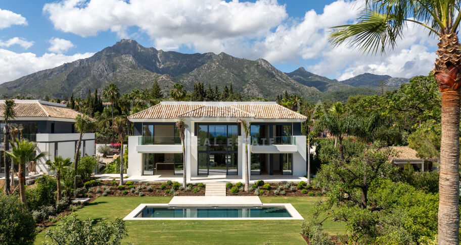 Majestätisk modern villa med panoramautsikt i Rocío de Nagüeles, Golden Mile