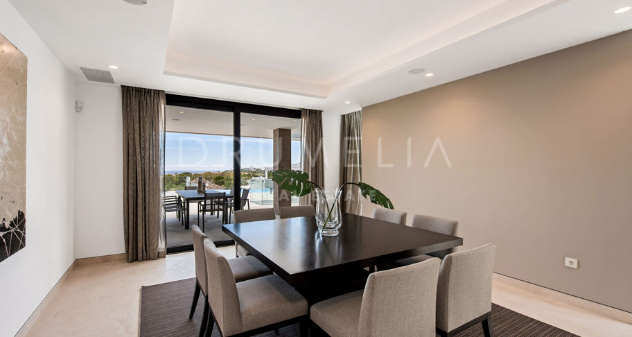Modern Villa with Panoramic Sea Views in La Alquería, Benahavís