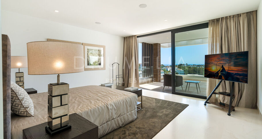 Modern Villa with Panoramic Sea Views in La Alquería, Benahavís