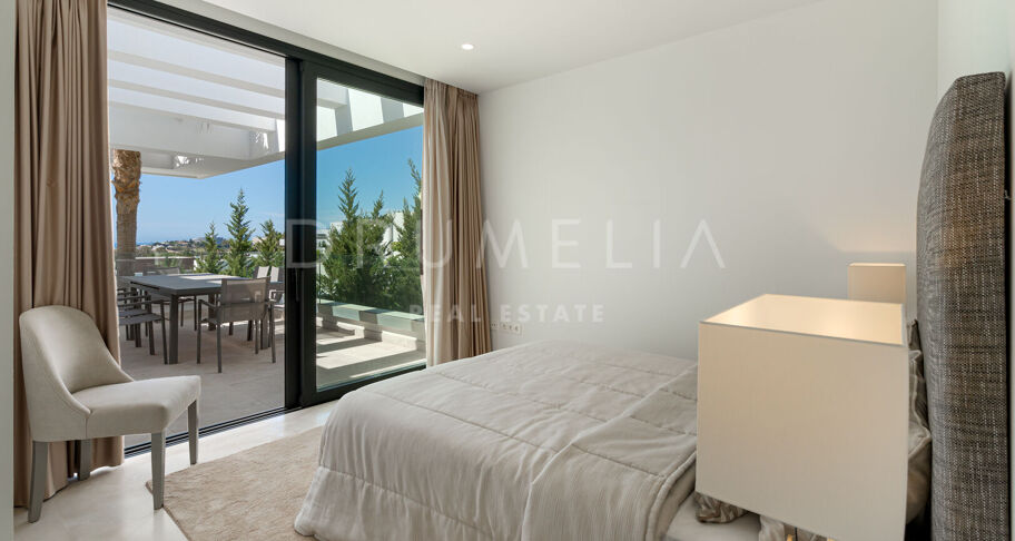 Modern Villa with Panoramic Sea Views in La Alquería, Benahavís