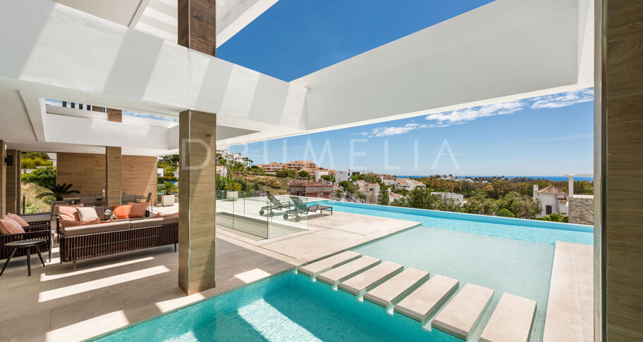 Modern Villa with Panoramic Sea Views in La Alquería, Benahavís