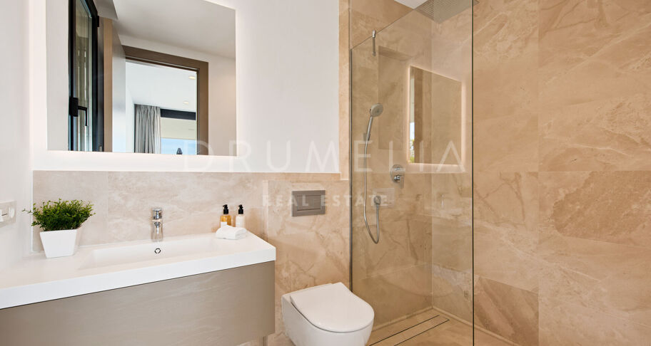 Modern Villa with Panoramic Sea Views in La Alquería, Benahavís