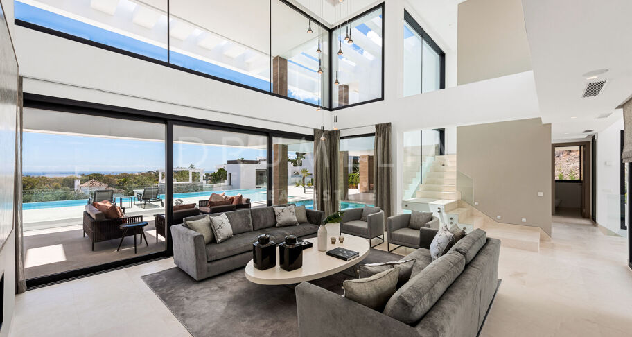 Modern Villa with Panoramic Sea Views in La Alquería, Benahavís
