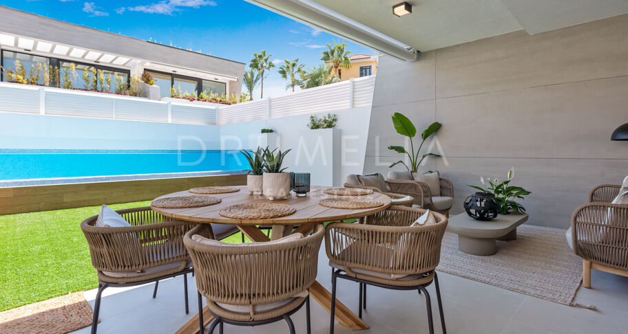 Modern Lyxbostad i Puerto Banús Marbella Ett Nytt Sätt att Leva vid Kusten