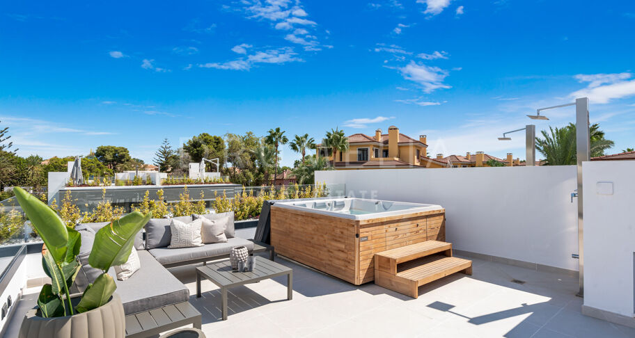 Modern Lyxbostad i Puerto Banús Marbella Ett Nytt Sätt att Leva vid Kusten
