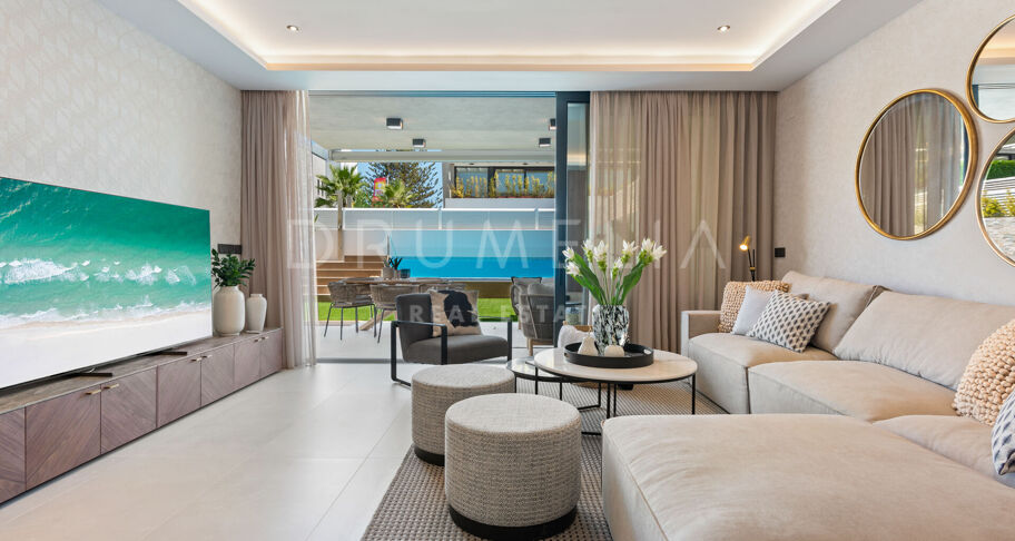 Modern Lyxbostad i Puerto Banús Marbella Ett Nytt Sätt att Leva vid Kusten