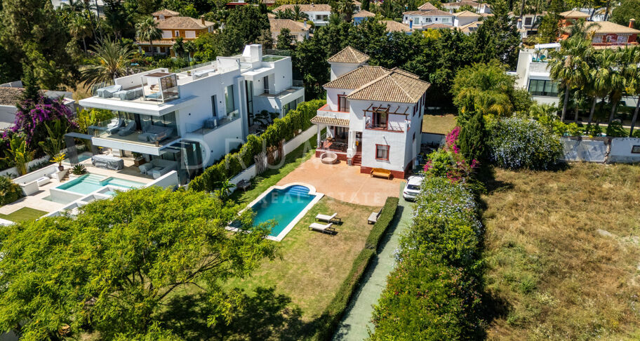 Charmante villa in mediterrane stijl in Casasola, Estepona