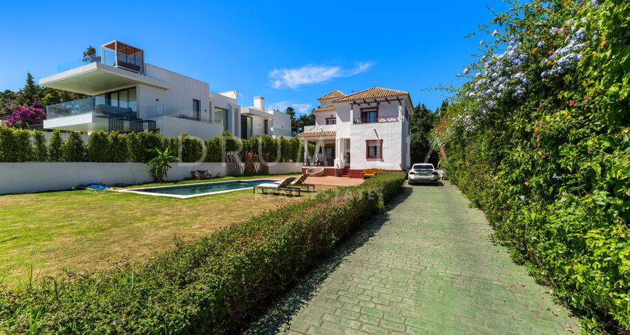Charmante villa in mediterrane stijl in Casasola, Estepona