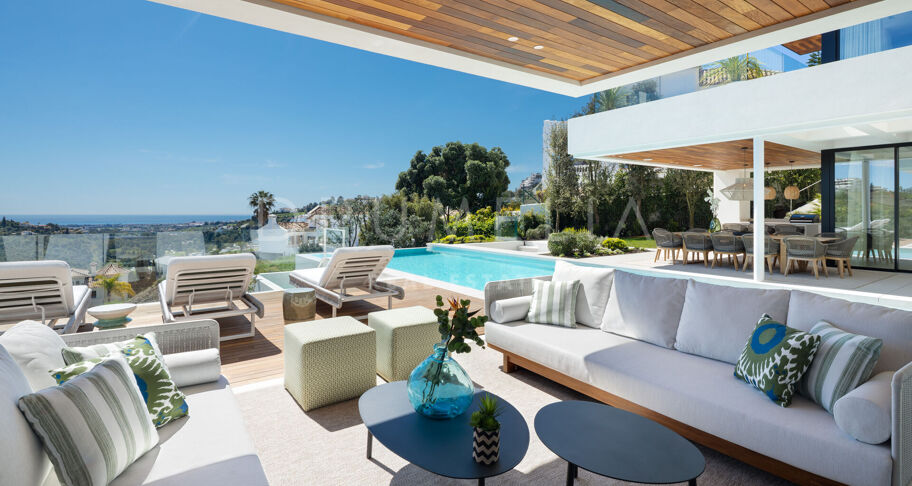 Norwegian Moderne villa med panoramautsikt over havet i Lomas de La Quinta