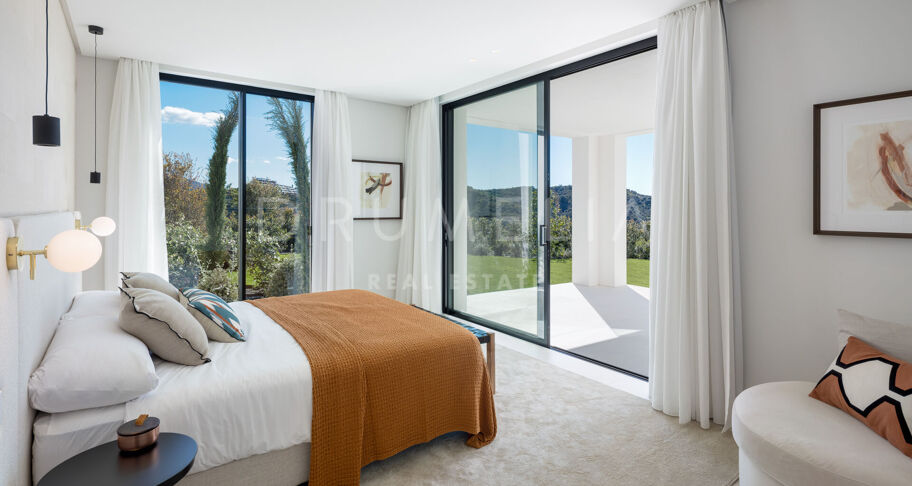 Norwegian Moderne villa med panoramautsikt over havet i Lomas de La Quinta