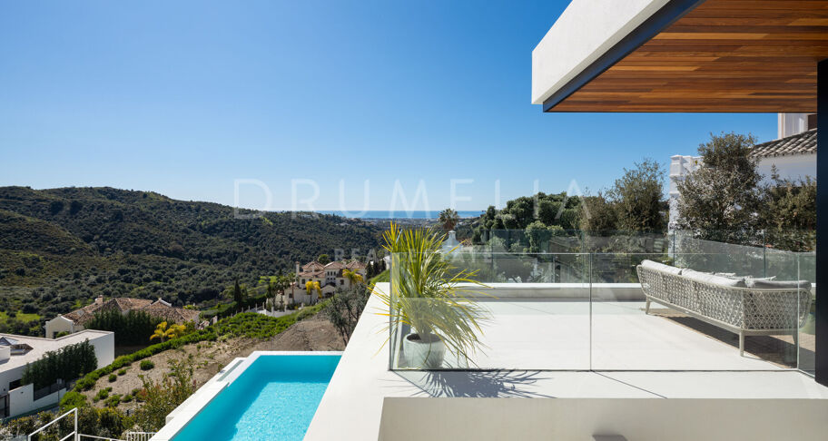 Norwegian Moderne villa med panoramautsikt over havet i Lomas de La Quinta