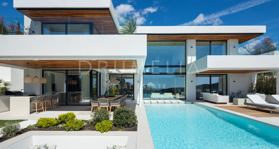 Norwegian Moderne villa med panoramautsikt over havet i Lomas de La Quinta